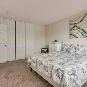 Cozy Home! 16 Min Away From Strip And Fremont Apartment